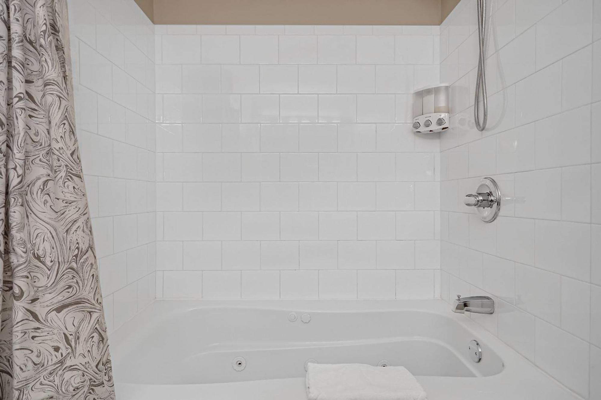 Lux Townhouse, Walk To All, Sleeps 6 Adults Louisville Luaran gambar