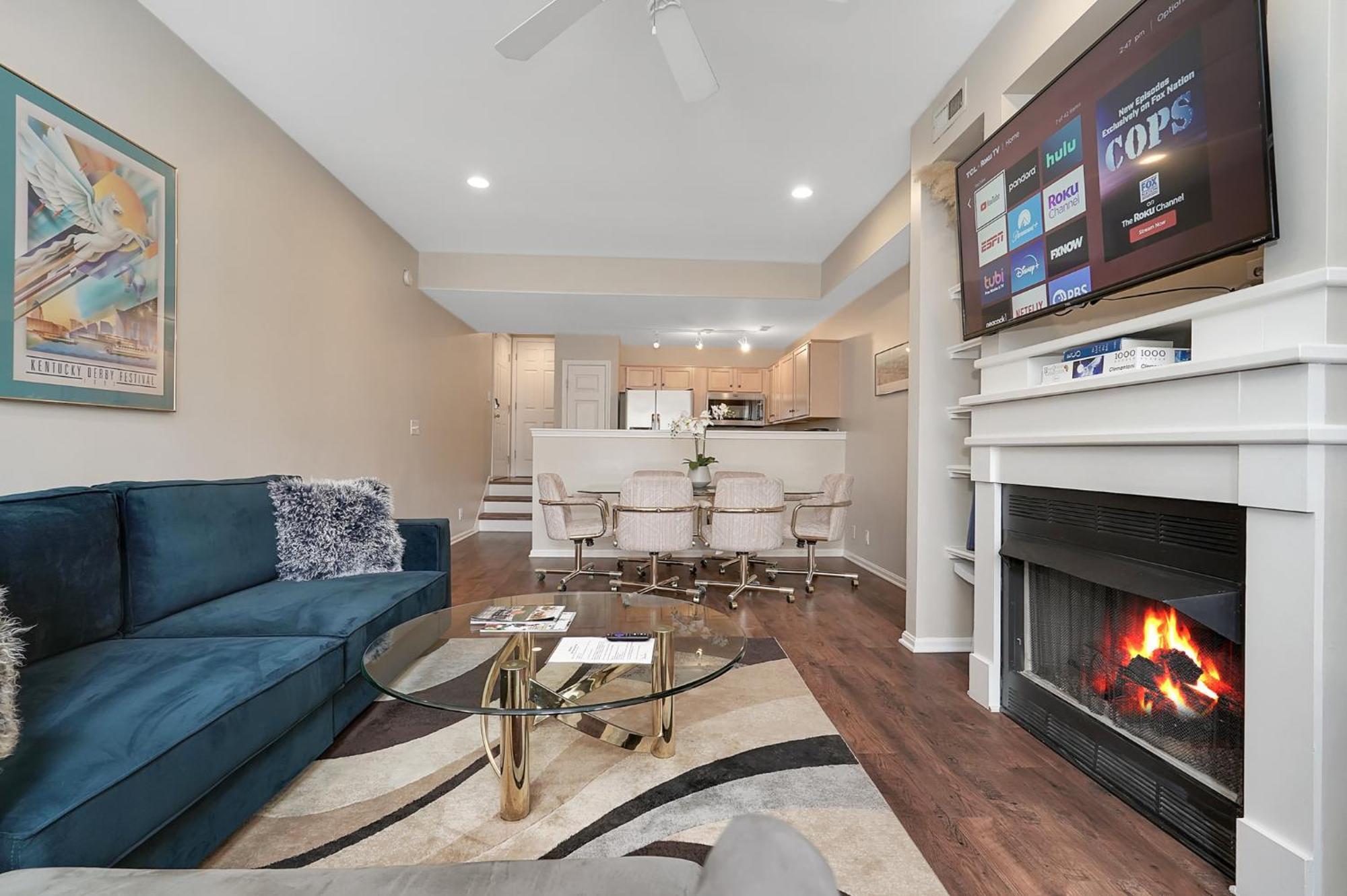 Lux Townhouse, Walk To All, Sleeps 6 Adults Louisville Luaran gambar