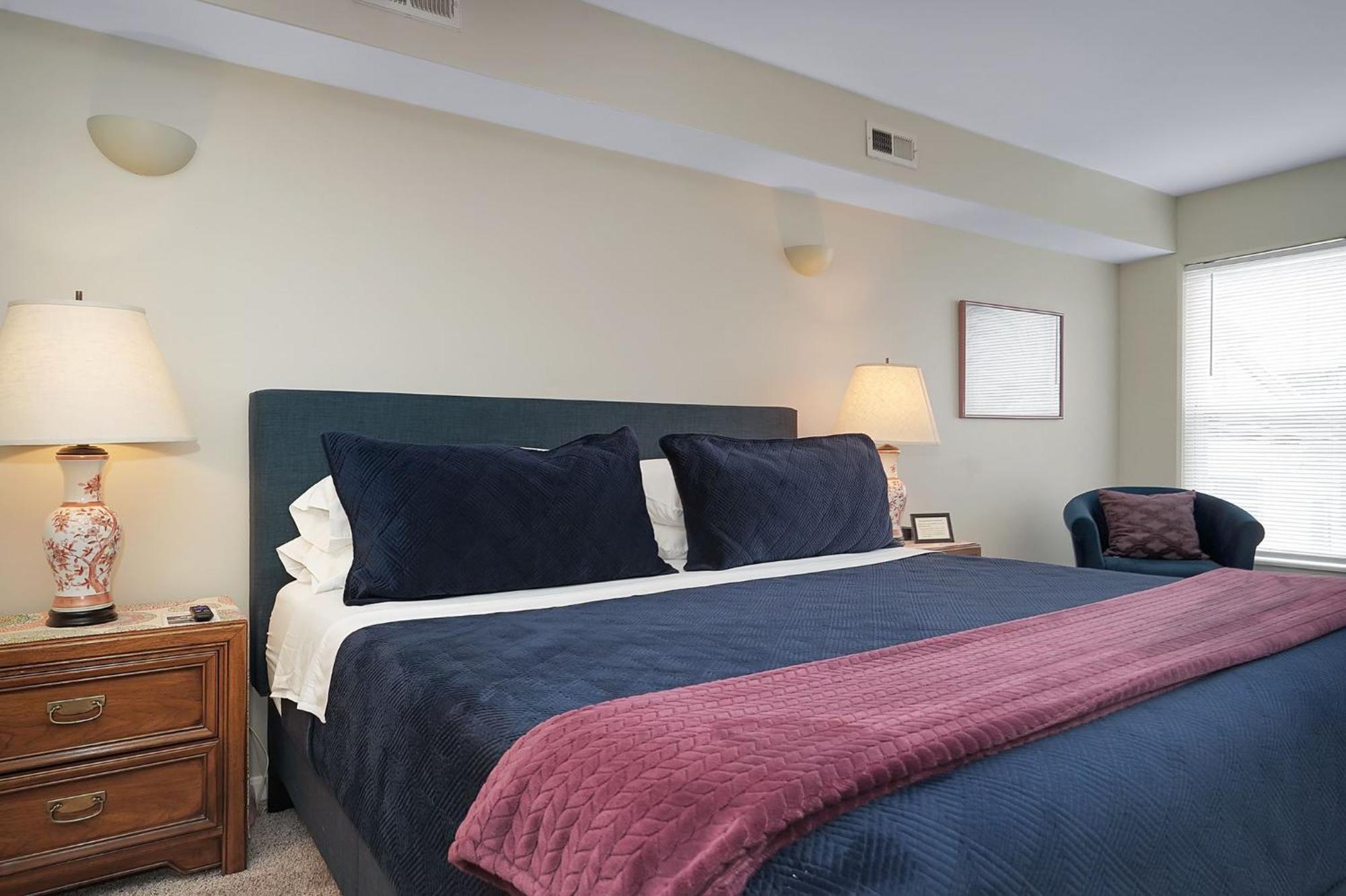 Lux Townhouse, Walk To All, Sleeps 6 Adults Louisville Luaran gambar