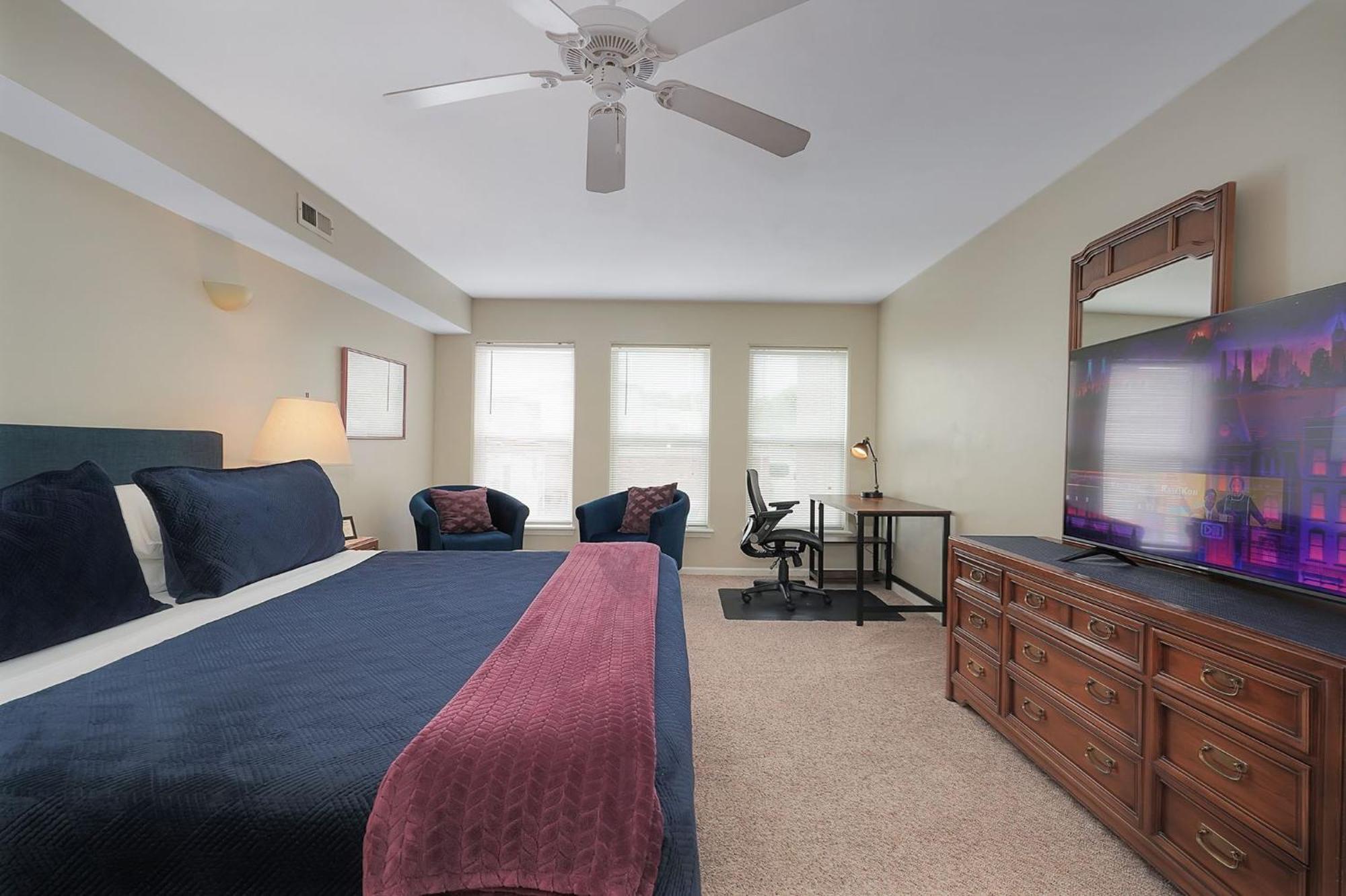 Lux Townhouse, Walk To All, Sleeps 6 Adults Louisville Luaran gambar