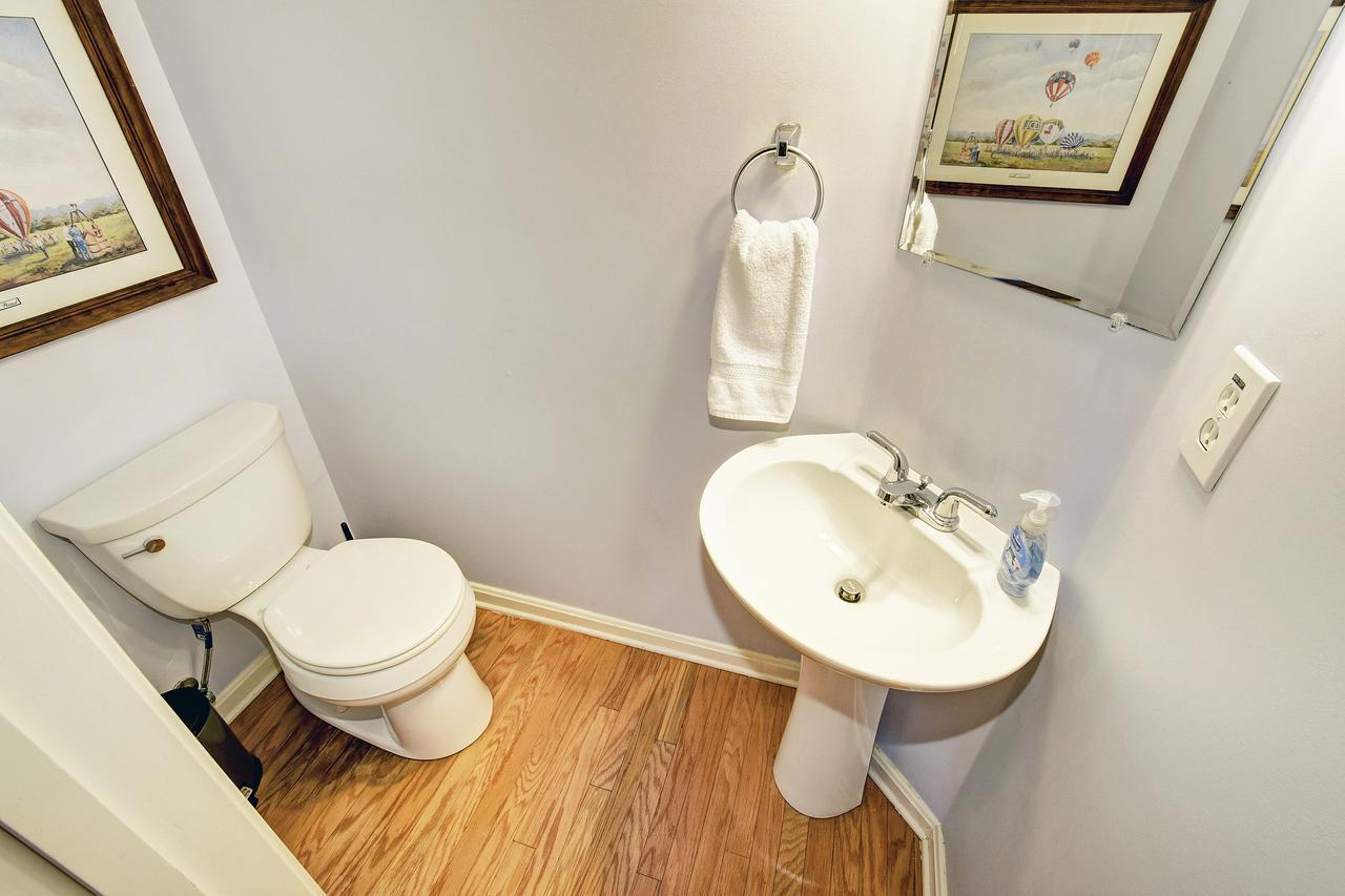 Lux Townhouse, Walk To All, Sleeps 6 Adults Louisville Luaran gambar